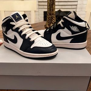 Nike Air Jordan 1 Mid Retro, Boys